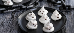 Spooky Halloween Meringue Ghosts featured image
